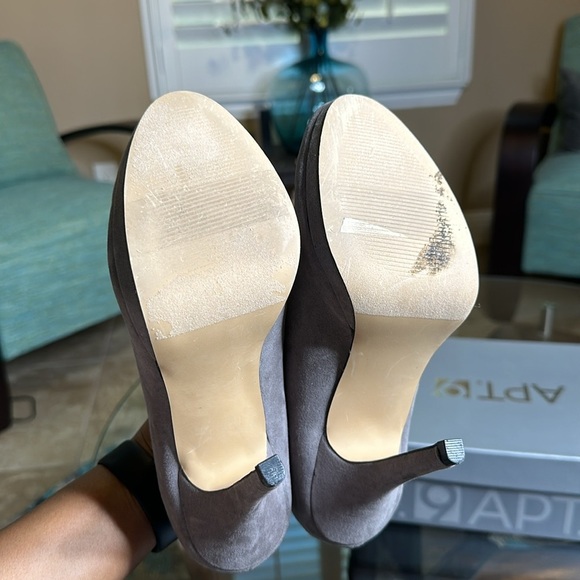 New Apt. 9* Women's Pointed-Toe High Heels in‎ grey and size 8.5 - Picture 5 of 5